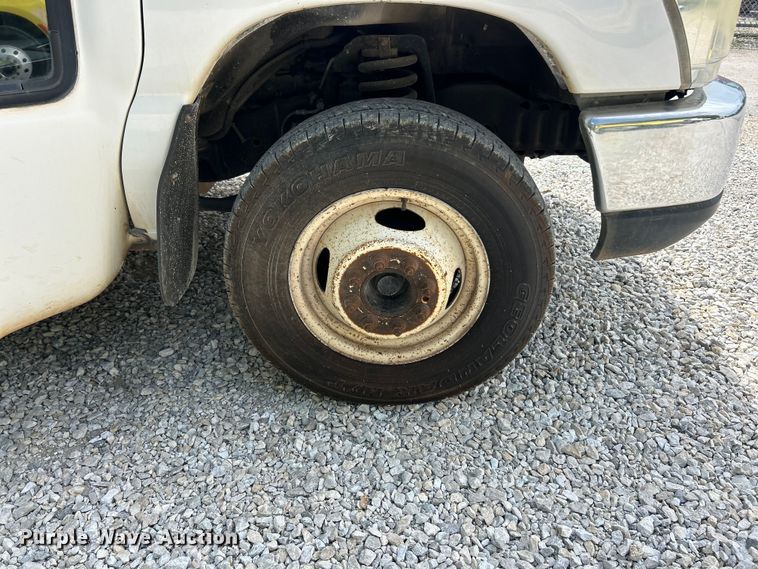 image for item FC5444 2008 Ford E450 Super Duty shuttle bus