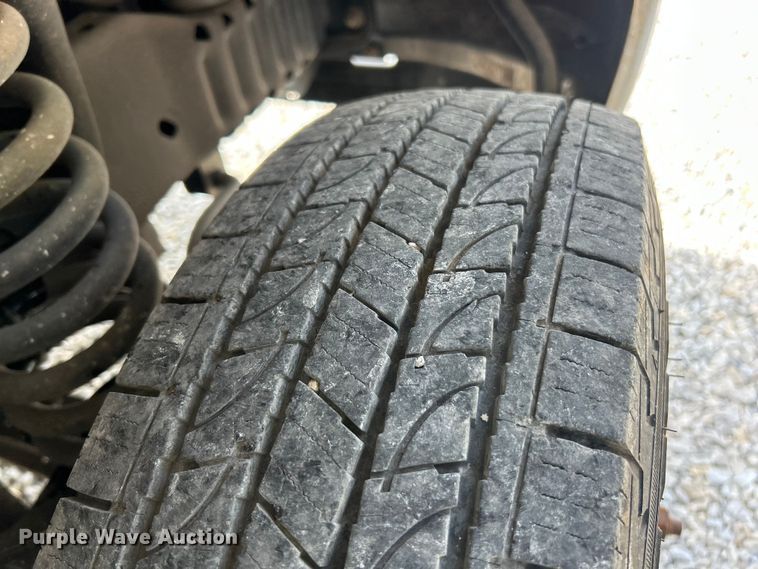 image for item FC5444 2008 Ford E450 Super Duty shuttle bus