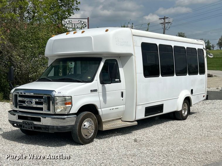 image for item FC5445 2011 Ford E450 Super Duty shuttle bus
