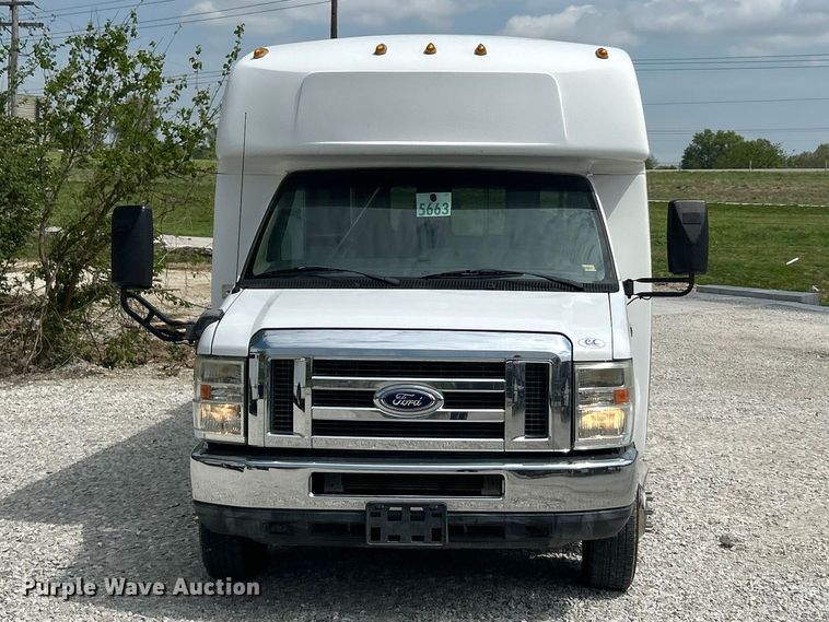 image for item FC5445 2011 Ford E450 Super Duty shuttle bus