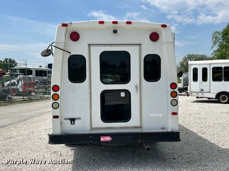 image for item FC5445 2011 Ford E450 Super Duty shuttle bus