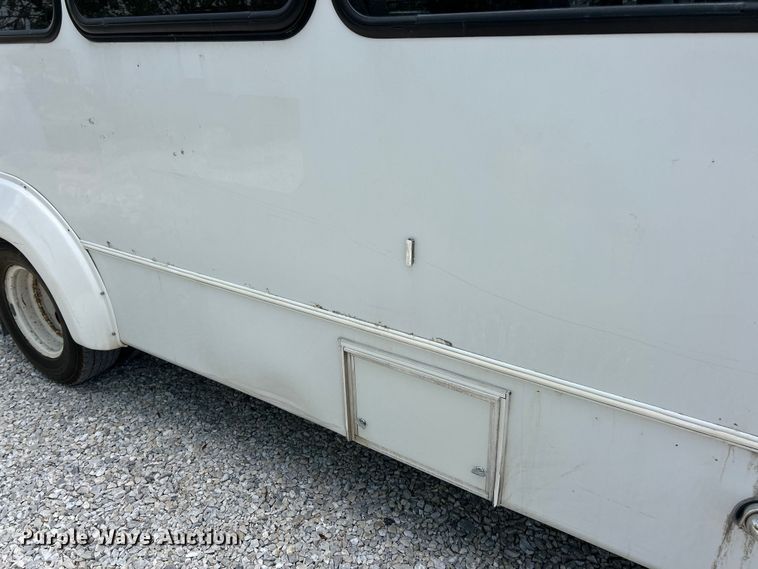 image for item FC5445 2011 Ford E450 Super Duty shuttle bus