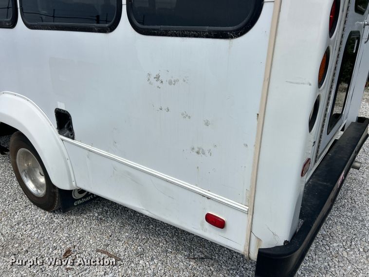 image for item FC5445 2011 Ford E450 Super Duty shuttle bus