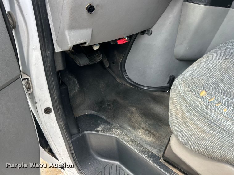 image for item FC5445 2011 Ford E450 Super Duty shuttle bus