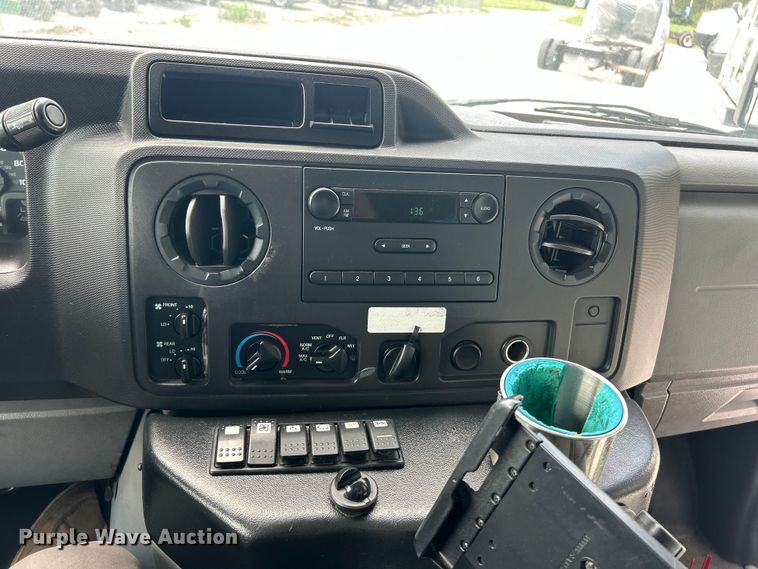 image for item FC5445 2011 Ford E450 Super Duty shuttle bus