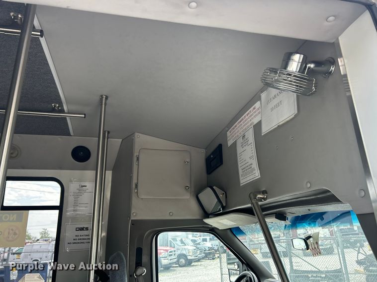 image for item FC5445 2011 Ford E450 Super Duty shuttle bus