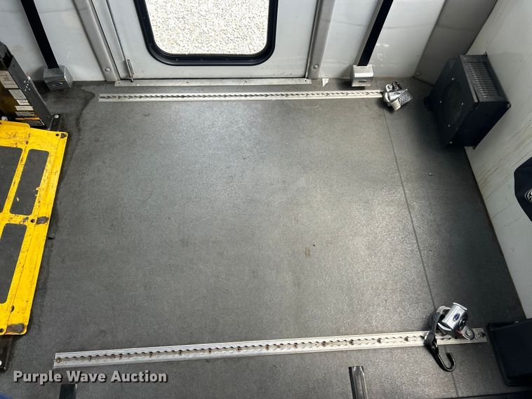 image for item FC5445 2011 Ford E450 Super Duty shuttle bus