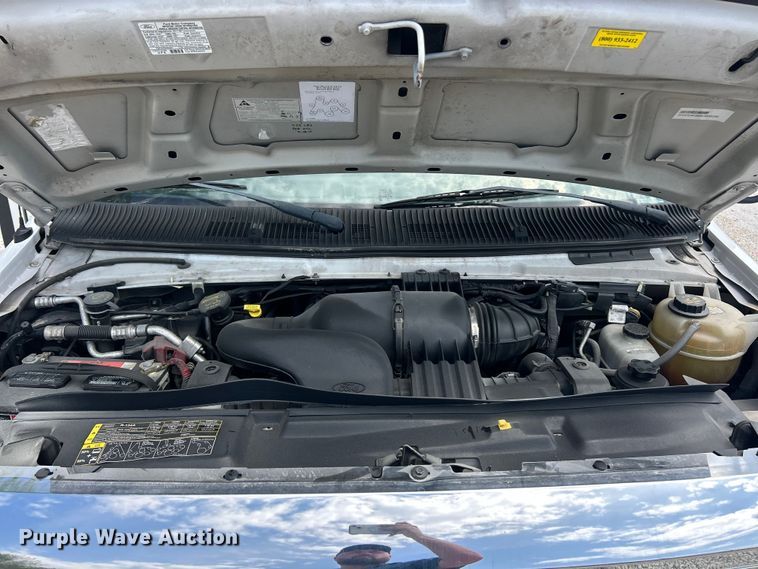 image for item FC5445 2011 Ford E450 Super Duty shuttle bus