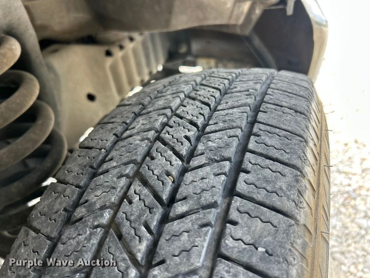 image for item FC5445 2011 Ford E450 Super Duty shuttle bus