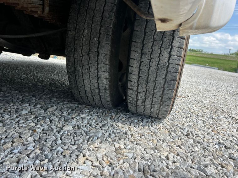 image for item FC5445 2011 Ford E450 Super Duty shuttle bus