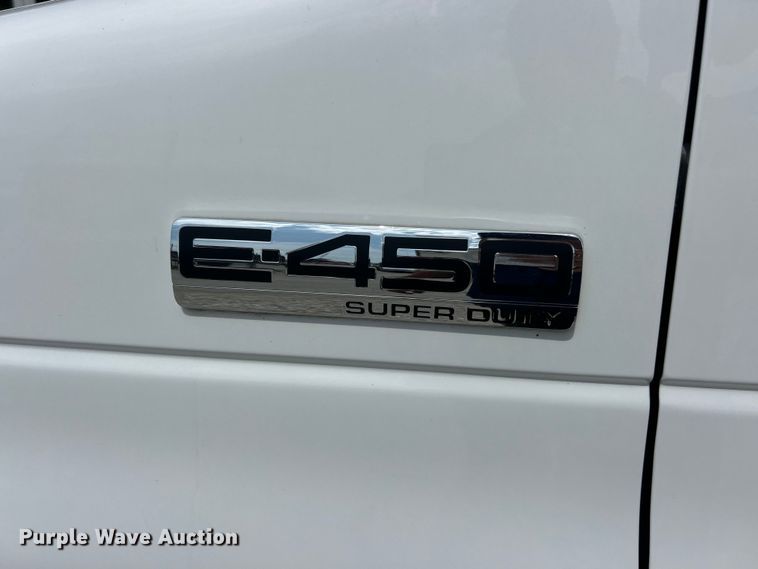 image for item FC5445 2011 Ford E450 Super Duty shuttle bus