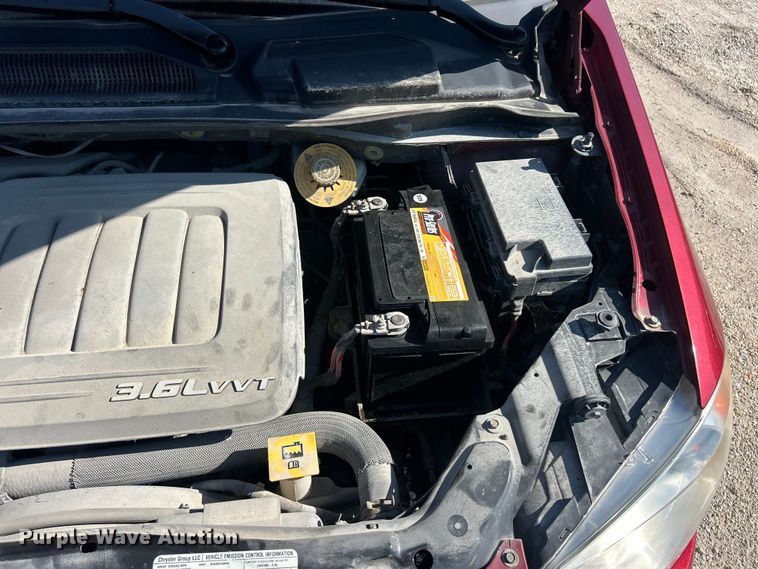 image for item FC5454 2013 Chrysler Town And Country van
