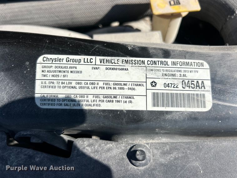 image for item FC5454 2013 Chrysler Town And Country van