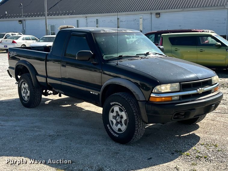 image for item FC5456 2003 Chevrolet S-10 