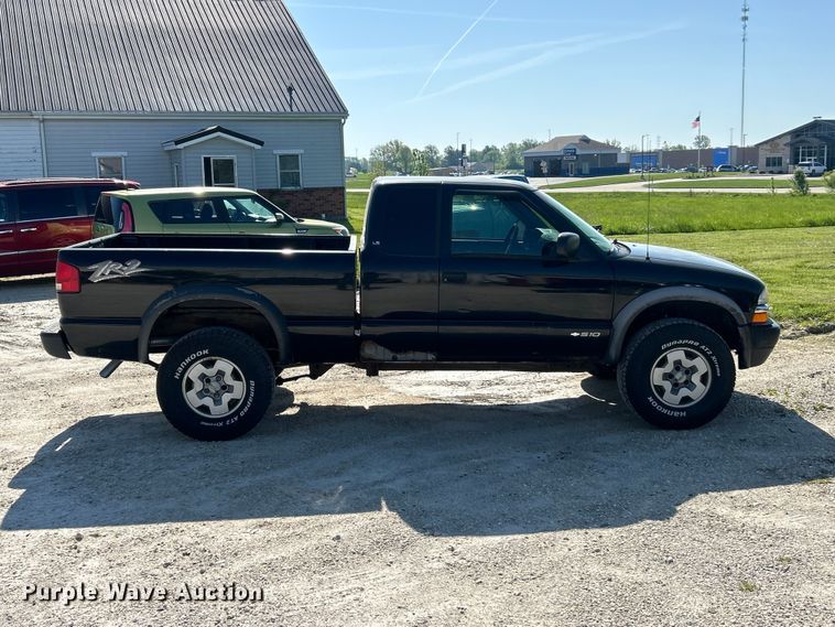 image for item FC5456 2003 Chevrolet S-10 