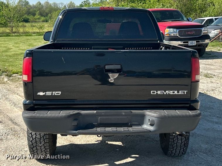 image for item FC5456 2003 Chevrolet S-10 
