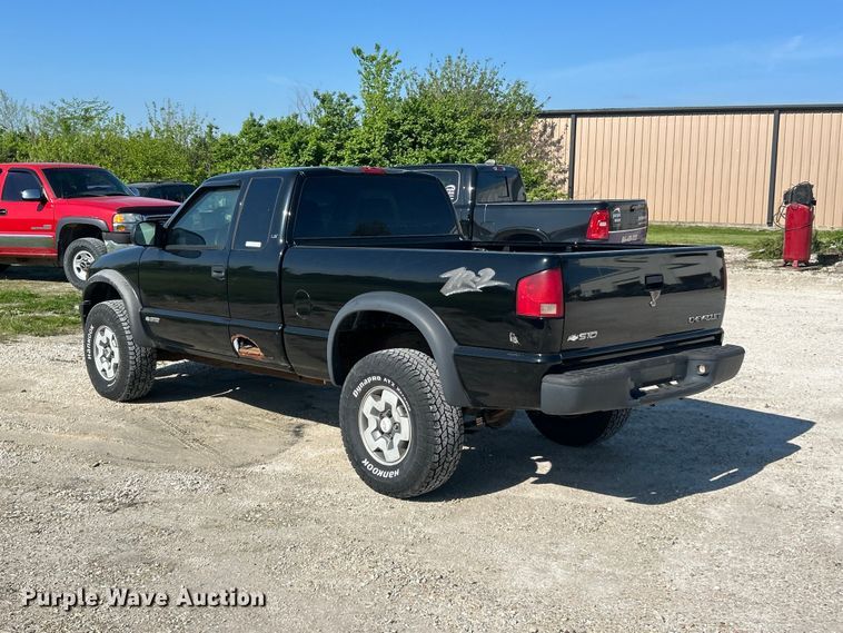 image for item FC5456 2003 Chevrolet S-10 