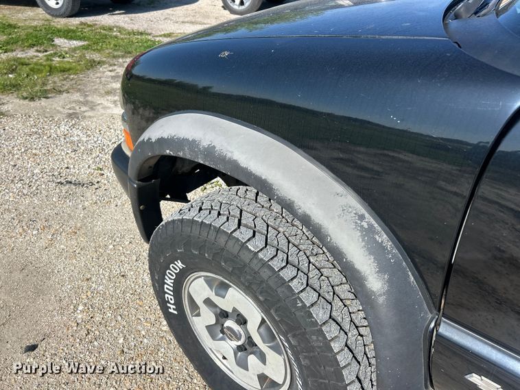 image for item FC5456 2003 Chevrolet S-10 