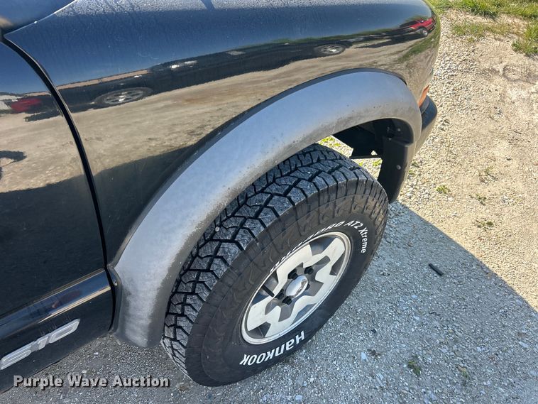 image for item FC5456 2003 Chevrolet S-10 