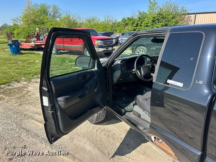 image for item FC5456 2003 Chevrolet S-10 