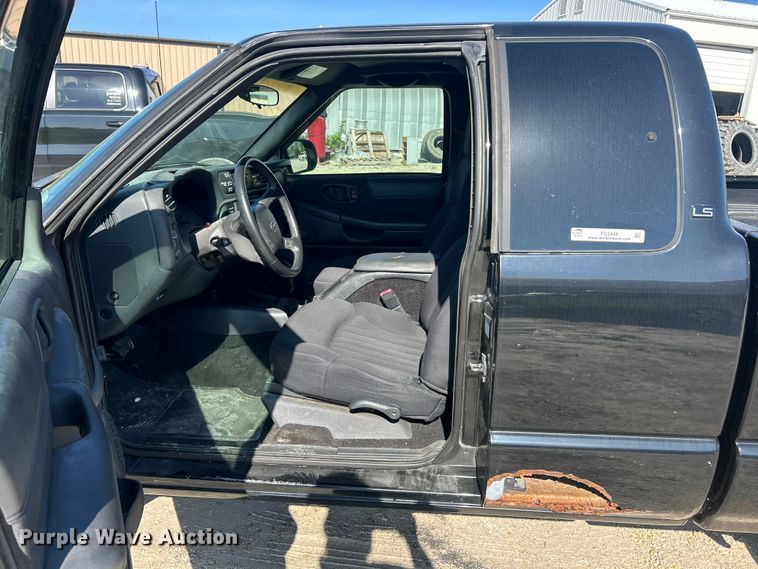 image for item FC5456 2003 Chevrolet S-10 