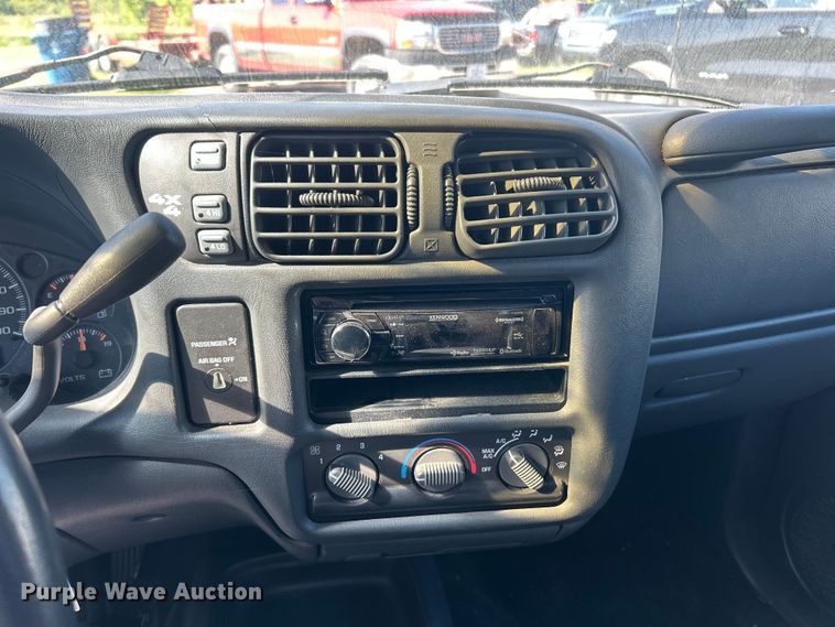 image for item FC5456 2003 Chevrolet S-10 