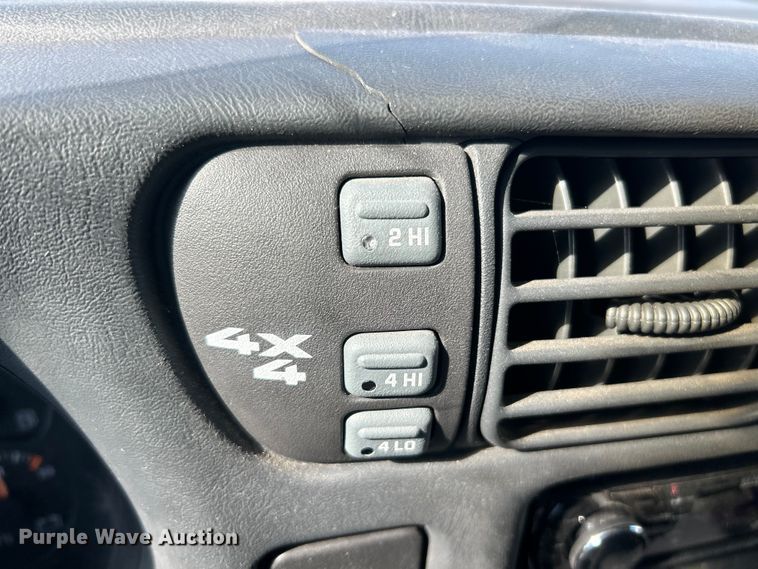 image for item FC5456 2003 Chevrolet S-10 