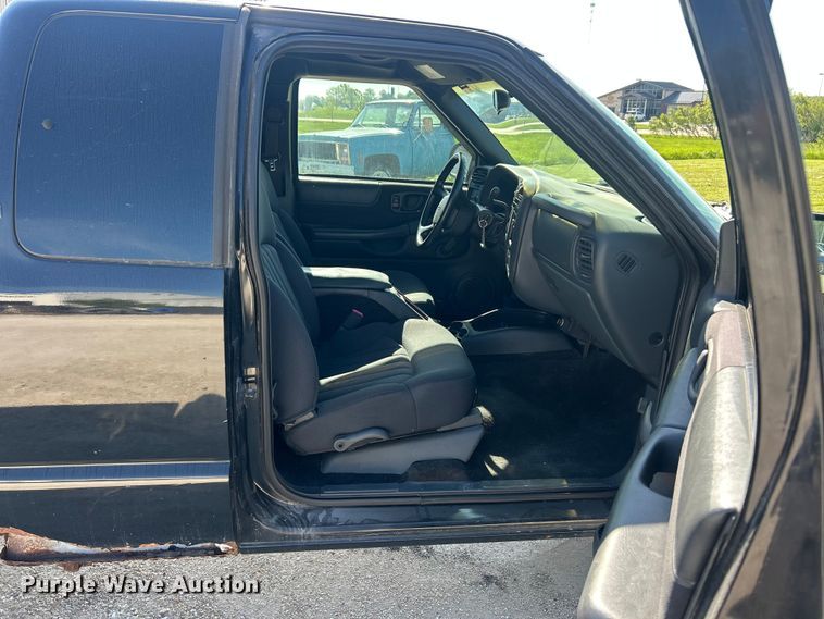 image for item FC5456 2003 Chevrolet S-10 