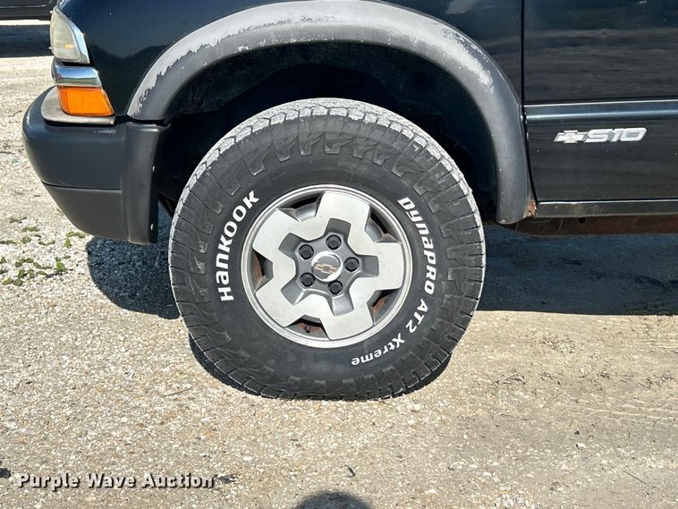 image for item FC5456 2003 Chevrolet S-10 