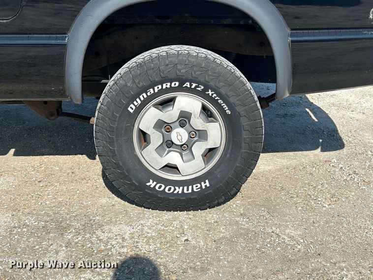 image for item FC5456 2003 Chevrolet S-10 