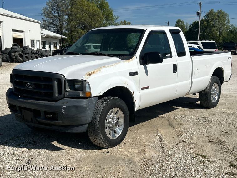 image for item FC5457 2003 Ford F250 Super Duty Ext. Cab pickup truck