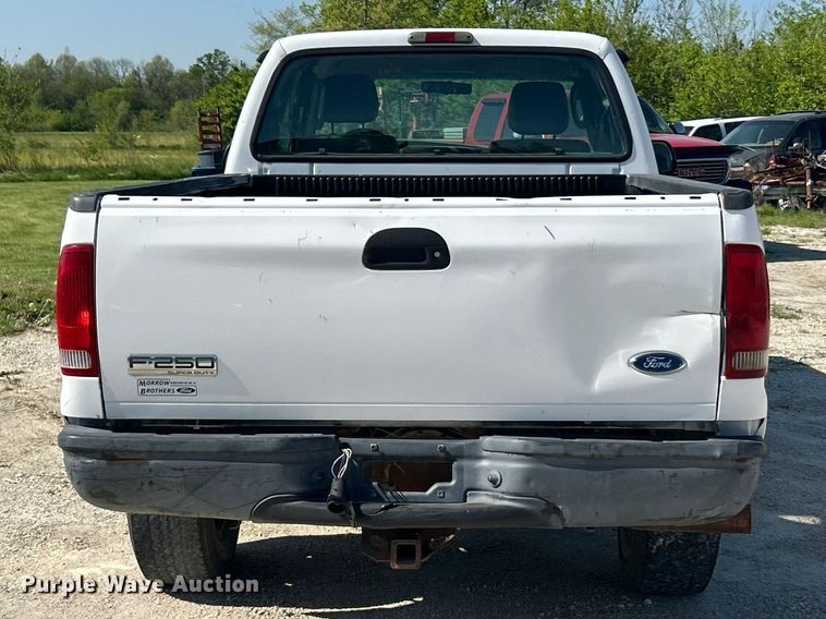image for item FC5457 2003 Ford F250 Super Duty Ext. Cab pickup truck