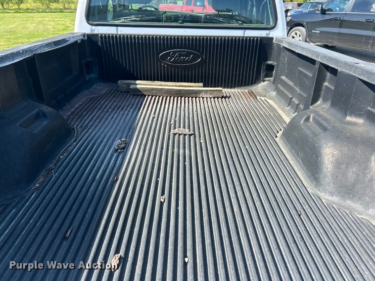 image for item FC5457 2003 Ford F250 Super Duty Ext. Cab pickup truck