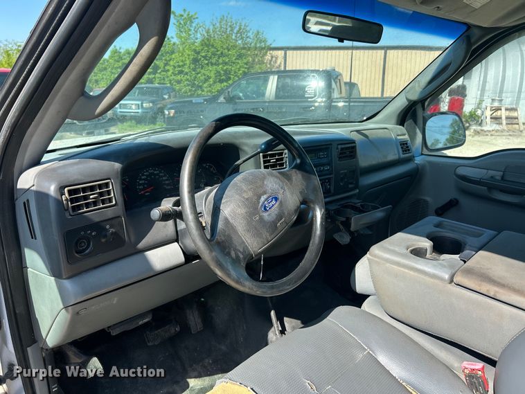 image for item FC5457 2003 Ford F250 Super Duty Ext. Cab pickup truck