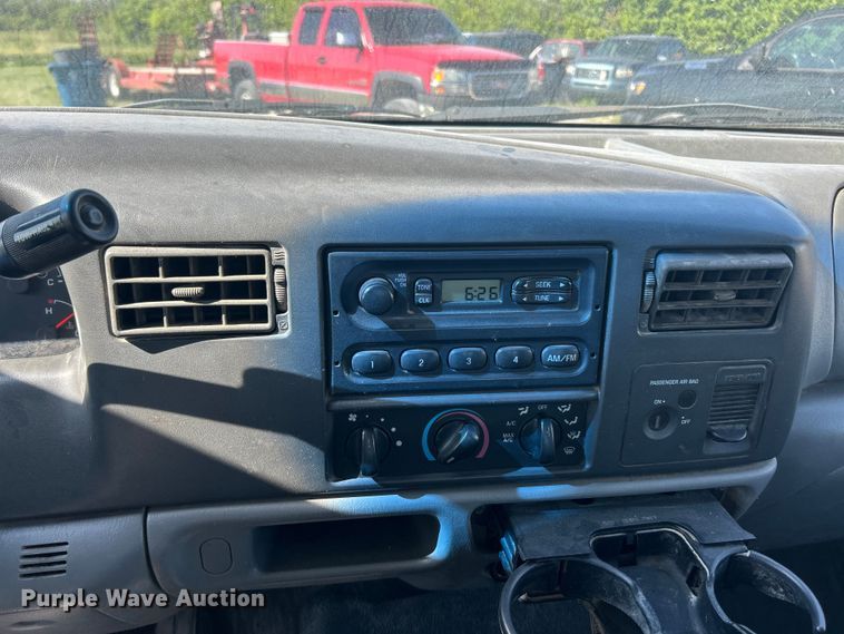 image for item FC5457 2003 Ford F250 Super Duty Ext. Cab pickup truck