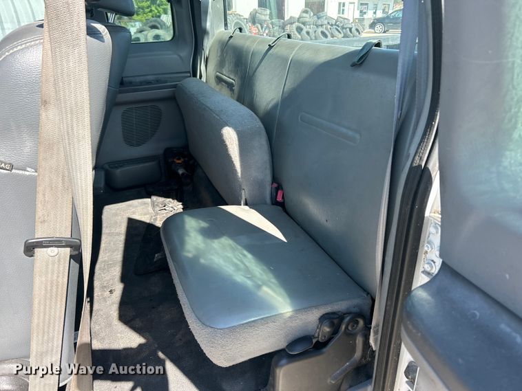 image for item FC5457 2003 Ford F250 Super Duty Ext. Cab pickup truck