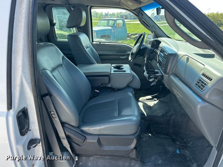 image for item FC5457 2003 Ford F250 Super Duty Ext. Cab pickup truck