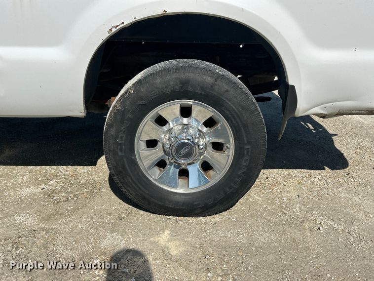 image for item FC5457 2003 Ford F250 Super Duty Ext. Cab pickup truck