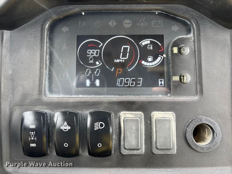 image for item FC5606 2021 John Deere 855M utility vehicle