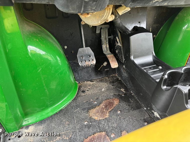 image for item FC5606 2021 John Deere 855M utility vehicle