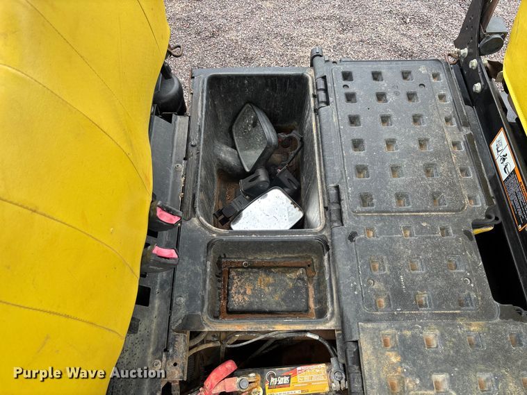 image for item FC5606 2021 John Deere 855M utility vehicle