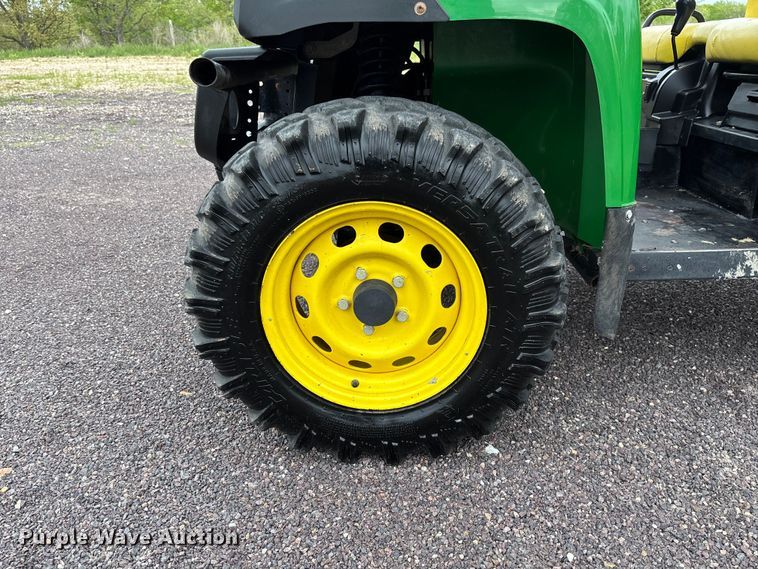 image for item FC5606 2021 John Deere 855M utility vehicle