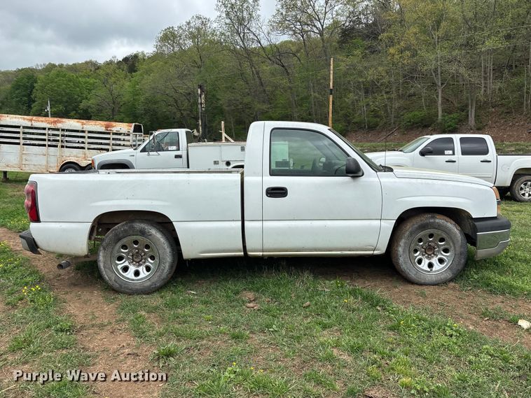 image for item FG0252 2005 Chevrolet Silverado 1500 pickup truck
