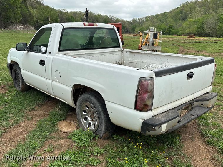 image for item FG0252 2005 Chevrolet Silverado 1500 pickup truck