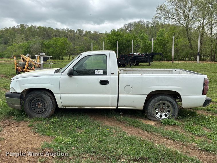 image for item FG0252 2005 Chevrolet Silverado 1500 pickup truck