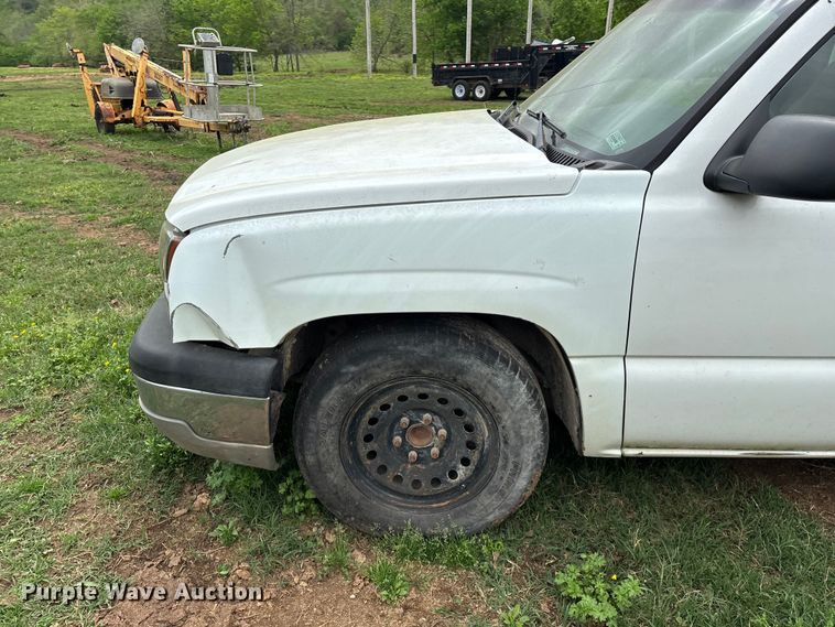 image for item FG0252 2005 Chevrolet Silverado 1500 pickup truck