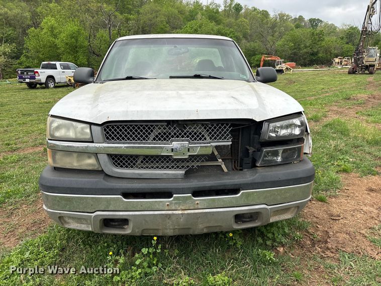 image for item FG0252 2005 Chevrolet Silverado 1500 pickup truck