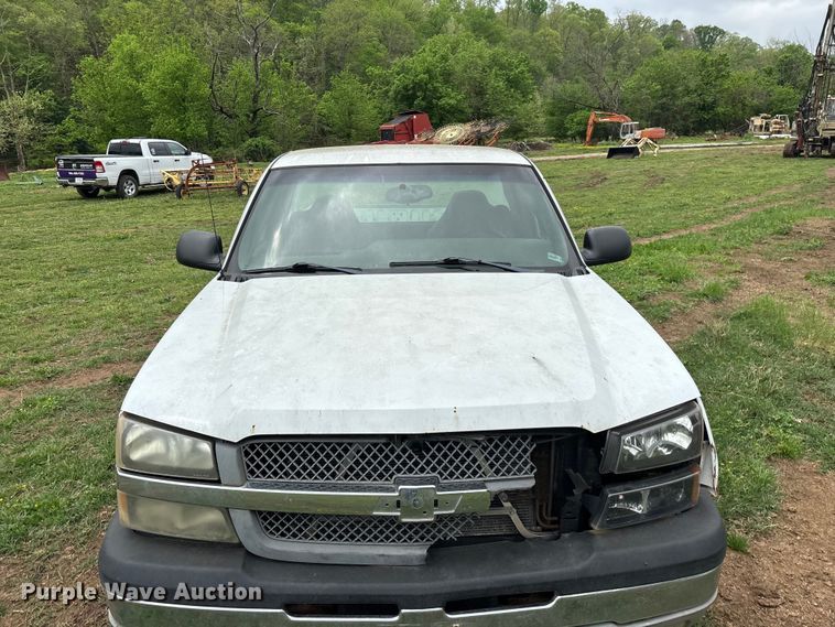 image for item FG0252 2005 Chevrolet Silverado 1500 pickup truck