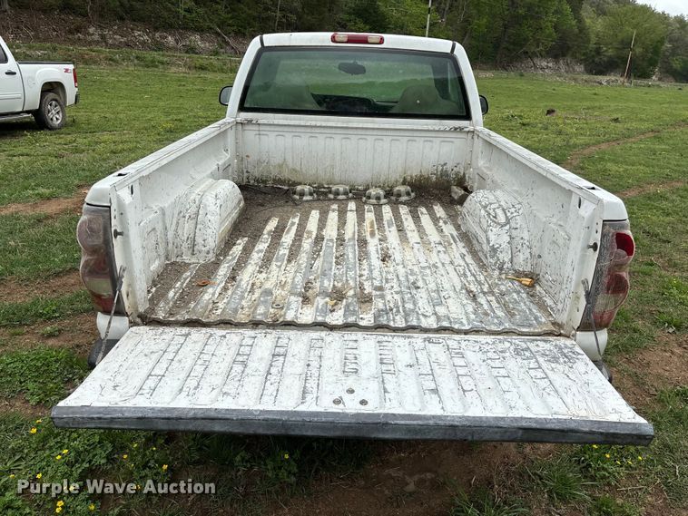 image for item FG0252 2005 Chevrolet Silverado 1500 pickup truck