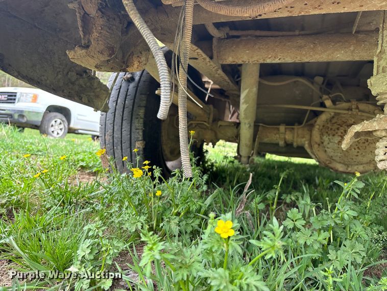 image for item FG0252 2005 Chevrolet Silverado 1500 pickup truck